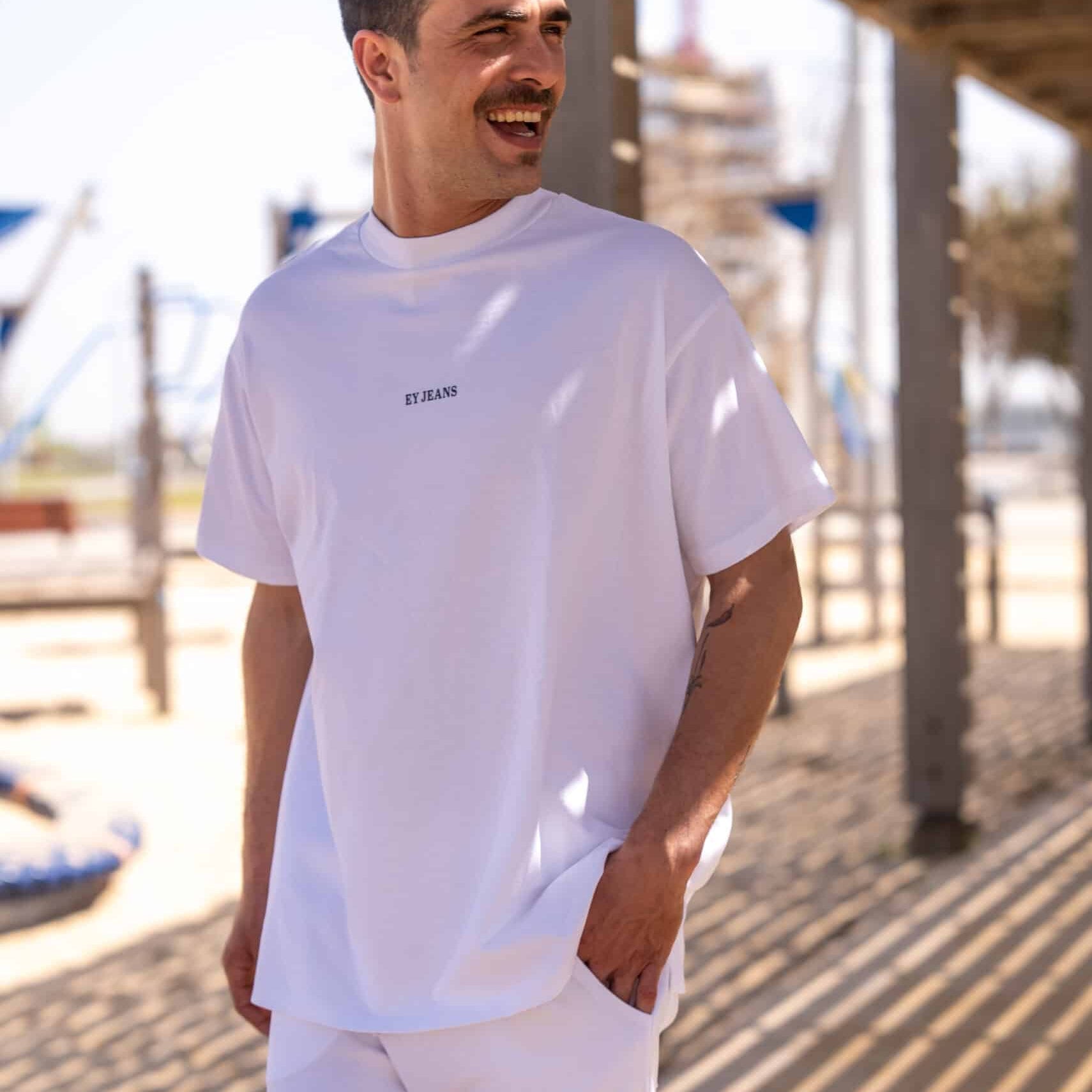 חולצה אוברסייז מעוצב