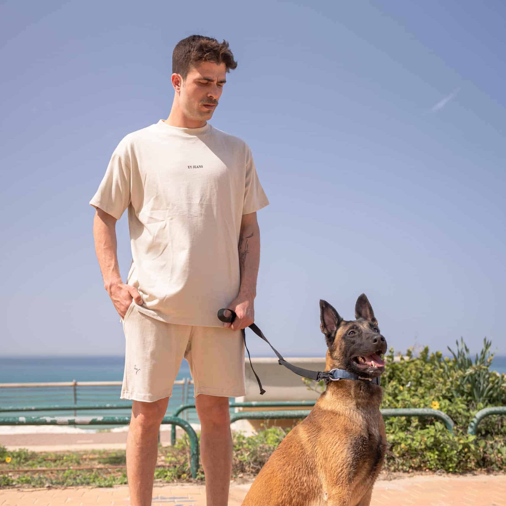 חולצה אוברסייז מעוצב